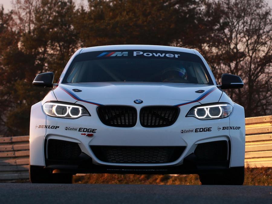  BMW M235i Racing 2014 года  (фото 4 из 26)